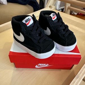 Nike Blazer crib shoe. Size 2. Black suede. Worn on non walking baby.